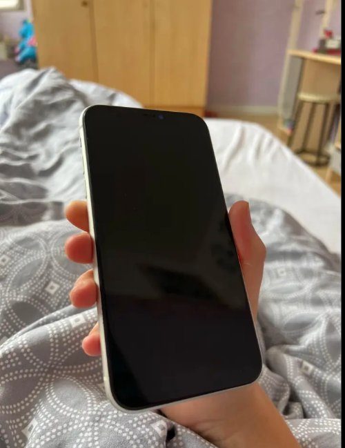 iPhone 12. Etat neuf sans fissures et sans problème. Batterie