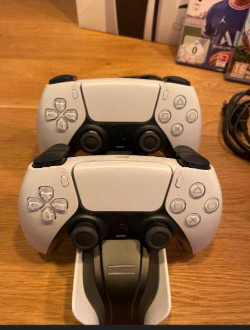 Ich verkaufe meine wenig gebrauchte PS5 funktioniert einwandfrei, 2 Monate