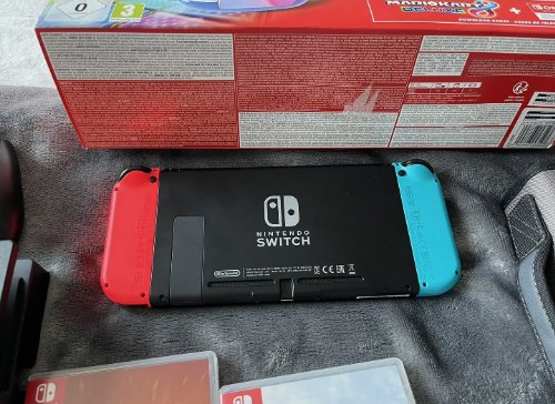 Nintendo Switch Bundle *kaum benutzt*. Kommt mit; - Originalverpackung -