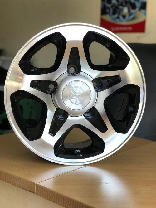 Selling sport rims new and Japan used in all sizes