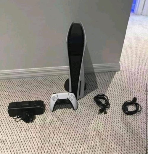 PlayStation 5 état neuf en carton avec toutes les accessoires