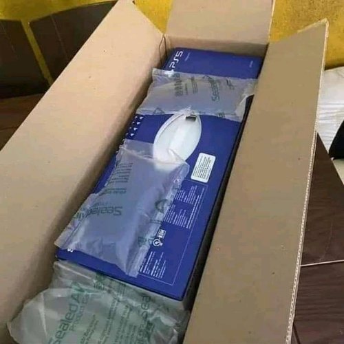 PlayStation 5 état neuf en carton avec toutes les accessoires