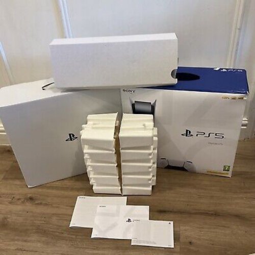 Console PS5 Édition FIFA23 Blu-Ray neuve. Dans son emballage jamais