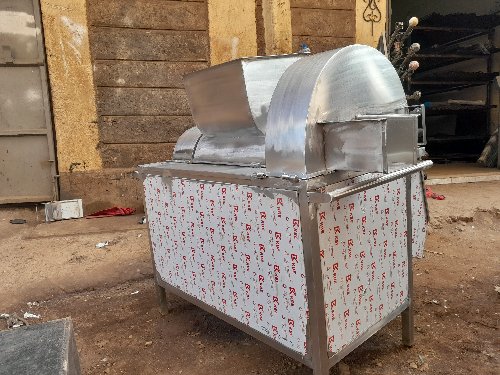 We are fabricating stainless Steel made vegetables slicer just call