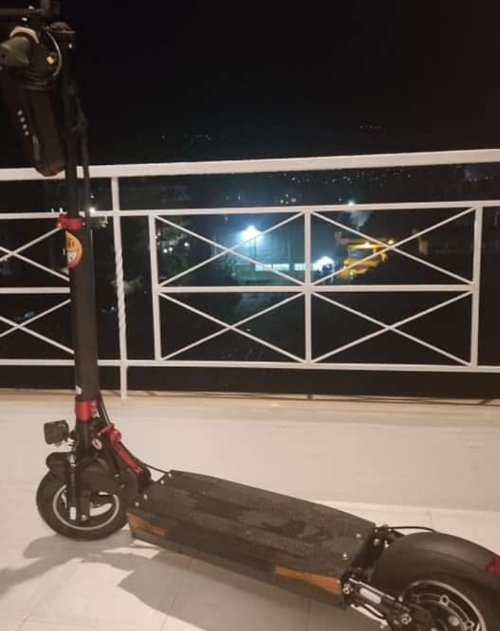 Disponible veuillez me contacter sûr WhatsApp si vous êtes intéressé