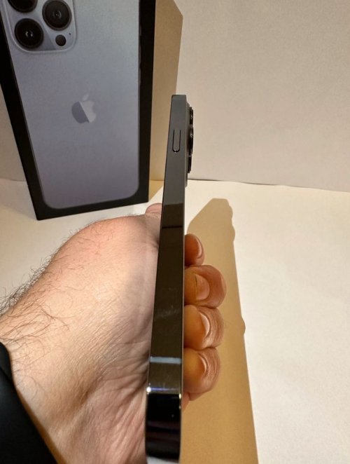 Hallo, durch eine Neuanschaffung verkaufe ich mein Apple iPhone 13