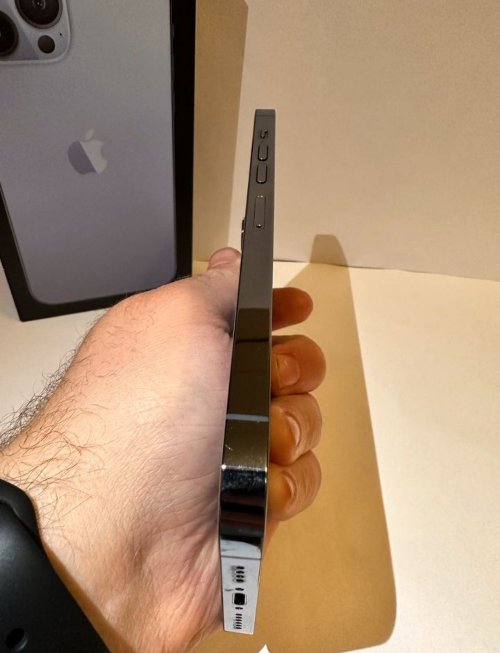 Hallo, durch eine Neuanschaffung verkaufe ich mein Apple iPhone 13