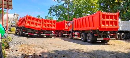 http://Www.howoexport.com Howo 8*4 (12 roues) Prix : 64300 USD avec