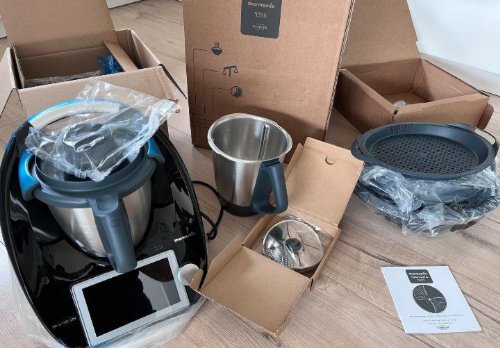 Thermomix tm6 mit allem Zubehör wie Varoma, Kanne und Messbecher