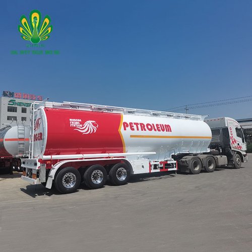 http://Www.howoexport.com Howo 8*4 (12 roues) Prix : 64300 USD avec