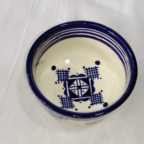 Soup Pot with 6 Small Sized Plates and Bowls Free