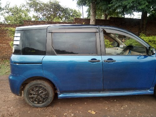 Sienta for sale ........................ Land for sale Dedza boarder (8hectres)