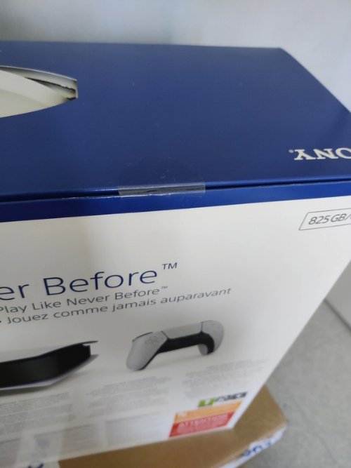 À vendre ma ps5 toute neuve encore seller bon prix