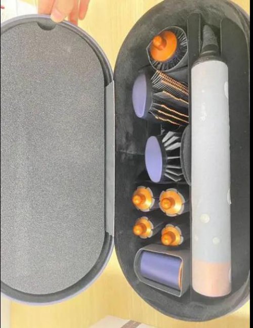 Bonjour Nouveau avec garantie et facture Dyson airwrap neuf emballé