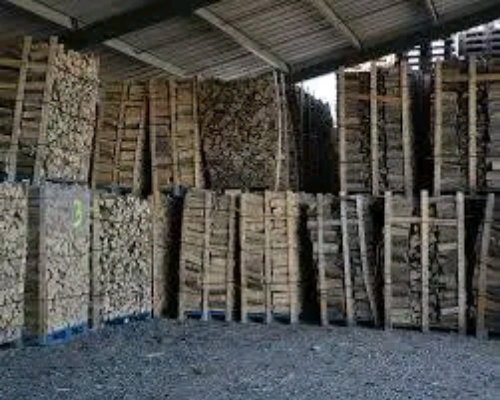 WhatsApp +4915510380903 Hallo wir verkaufen unsere Kubikmeter erstklassiges Brennholz 100%