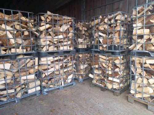 WhatsApp +4915510380903 Hallo wir verkaufen unsere Kubikmeter erstklassiges Brennholz 100%