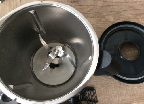 Thermomix TM5 avec 2 pots et accessoires complets intéressé contactez