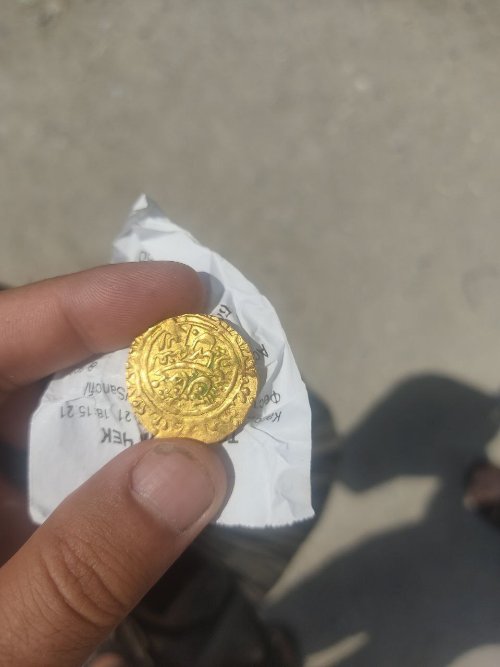 Sotiladi qadimiy tilla tangalar