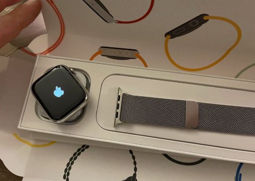Apple Watch Series 7 45 mm avec bracelet intéressé contactez