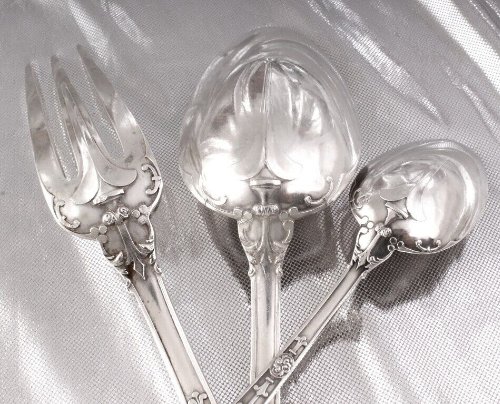Cette splendide, grande Ménagère de 90 pièces, modèle Renaissance a