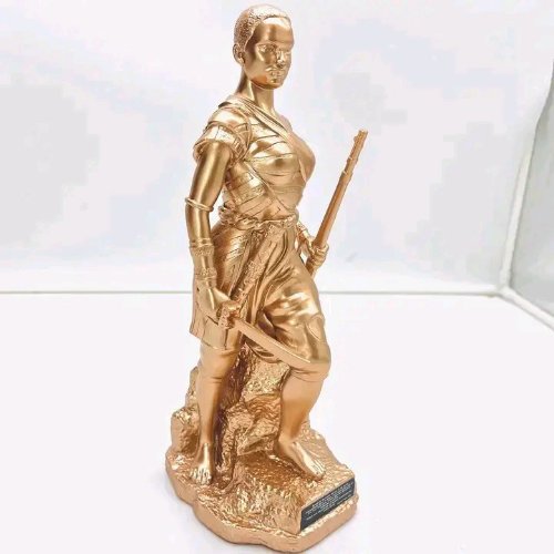 Objet d'art en or