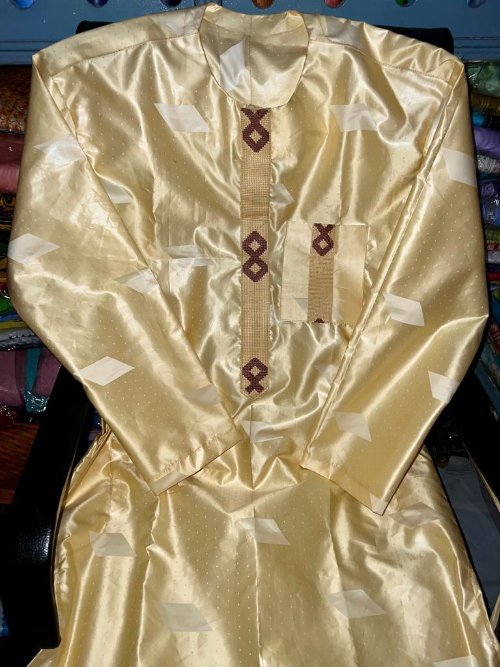 Bazin Golden Disponible chez Momo Choco Passe vos commandes Au