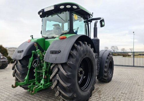 Power: 330KM Engine capacity: 9L 5 pairs of rear hydraulic