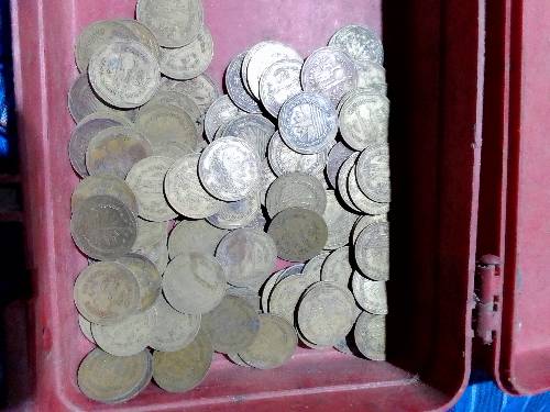 লাল পয়সা গুলো
