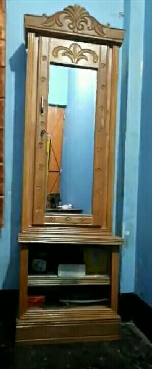 dressing table