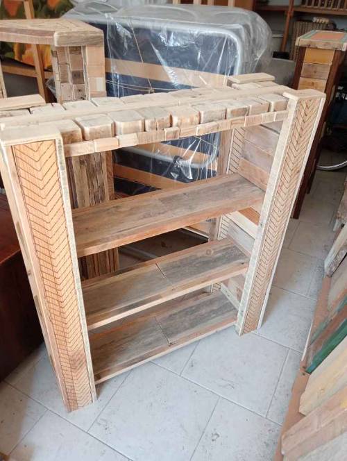 Scaffale con ripiani alto 94 largo 25 lungo 80 consegna