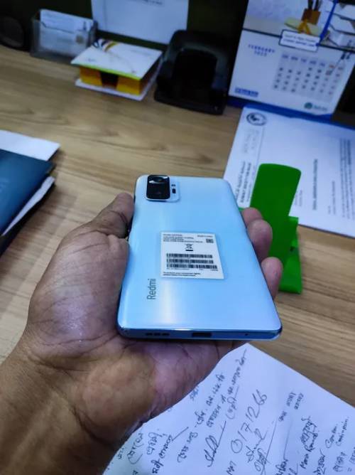 Redmi note 10pro max(6/128).GB.আমি মাএ ৩ মাস মতো ব্যবহার করছি।সেট