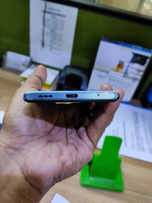 Redmi note 10pro max(6/128).GB.আমি মাএ ৩ মাস মতো ব্যবহার করছি।সেট