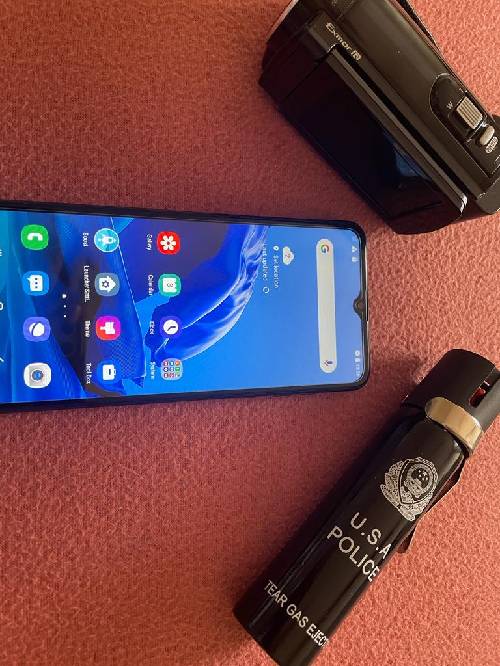 Combo Samsung A33 & Sony handy cam & pepper spray