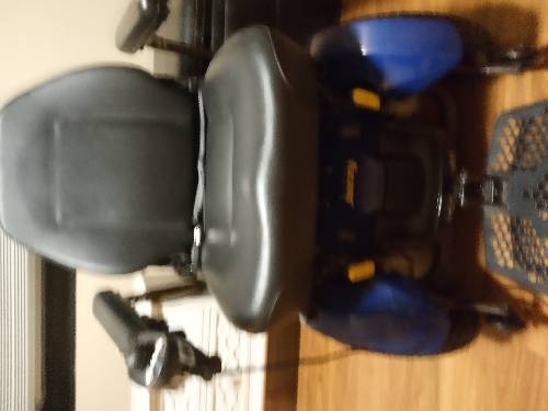 Jazzy elite HD motorized wheelchair. 2019 model. Excellent condition.