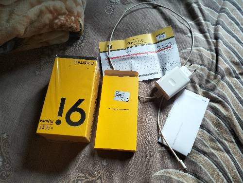 Model : Realmi 9i 6/128 টাকা প্রয়োজন তাই সেল করে