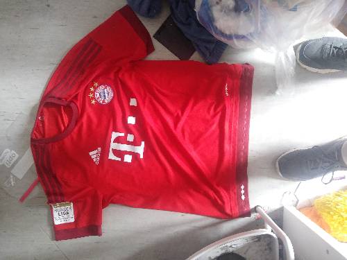 Ich möchte mein Originales Fc Bayern München Trikot verkaufen weil