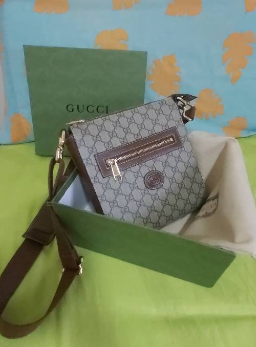 Original Gucci/GG Supreme messenger crossbody bag from season 2022 in