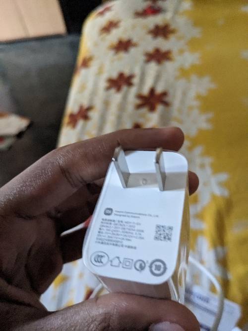 Xiaomi 33 watt original charger.. 11 tarikh kena hoise ..