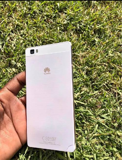 Hauwei p8 good condition but screen need to be fixed