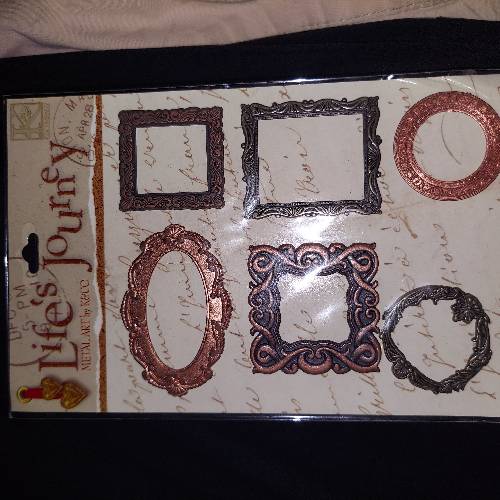 Featuring: 3 finishes: (2)Antique Silver; (2) Antique Gold; and (2)