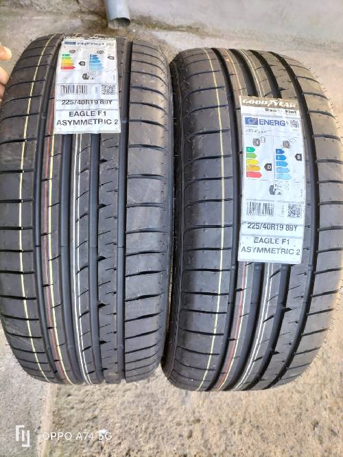 2x 255/40/19 Goodyear Eagle F1 Runflat
