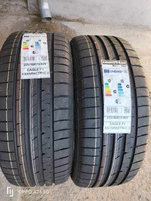 2x 255/40/19 Goodyear Eagle F1 Runflat