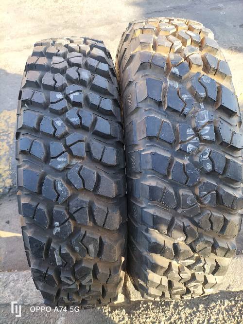 2X 235/85/16 BFGOODRICH km2