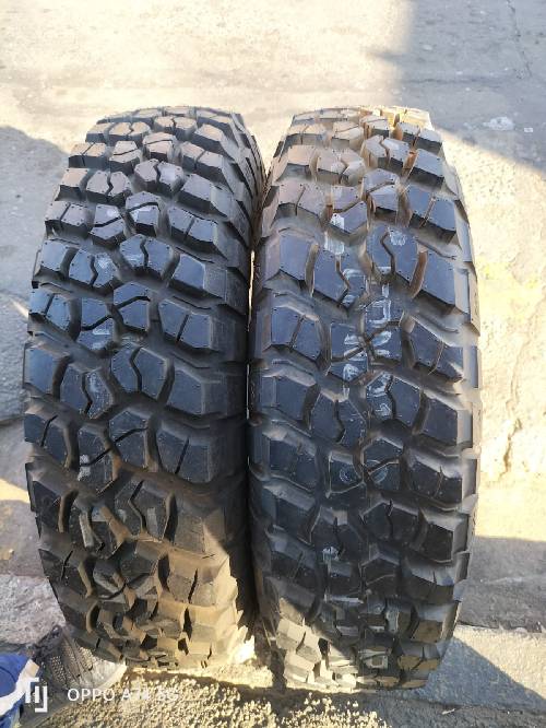 2X 235/85/16 BFGOODRICH km2