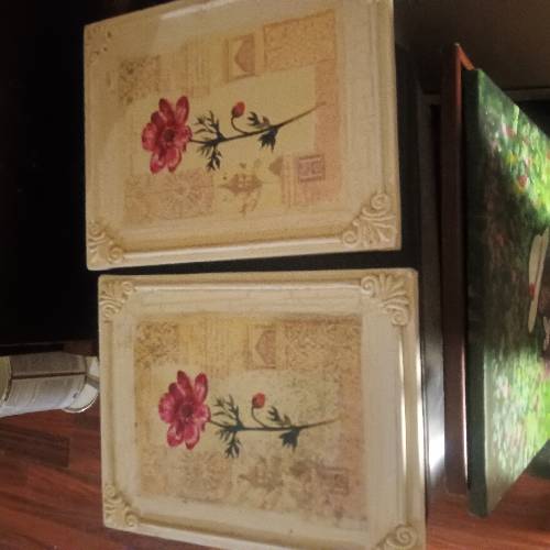 2pc set . Floral design picture. Hang t these in