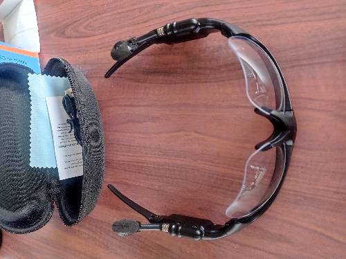 Gafas sol deportivos con auriculares