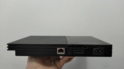 Se vende play 2 con precio negociable -control inalámbrico -pes
