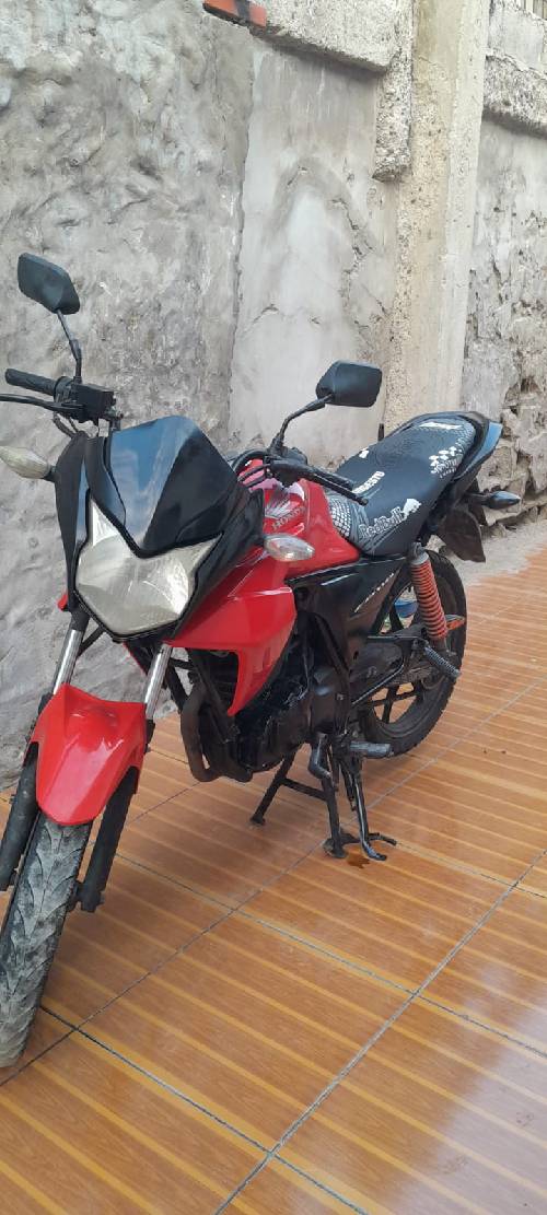 Se vende moto honda cb 110 2018