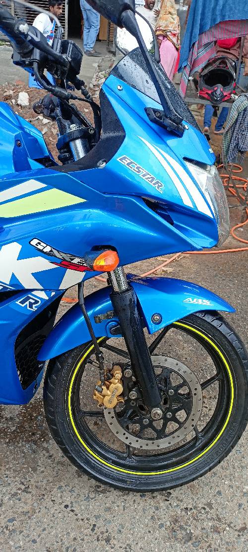 Suguki gixxer sf 2016