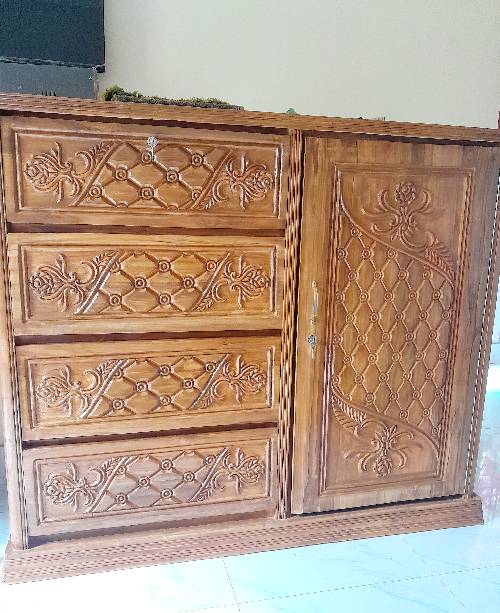সেগুন কাঠের ওয়ারড্রব আর্জেন্ট সেল হবে।